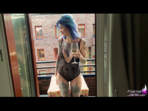 ❤️ Te kotiro tino nui e ngotea ana me te karepe me te whana i raro i te rangi tuwhera ️❌ Porno vk i a matou ❌️❤